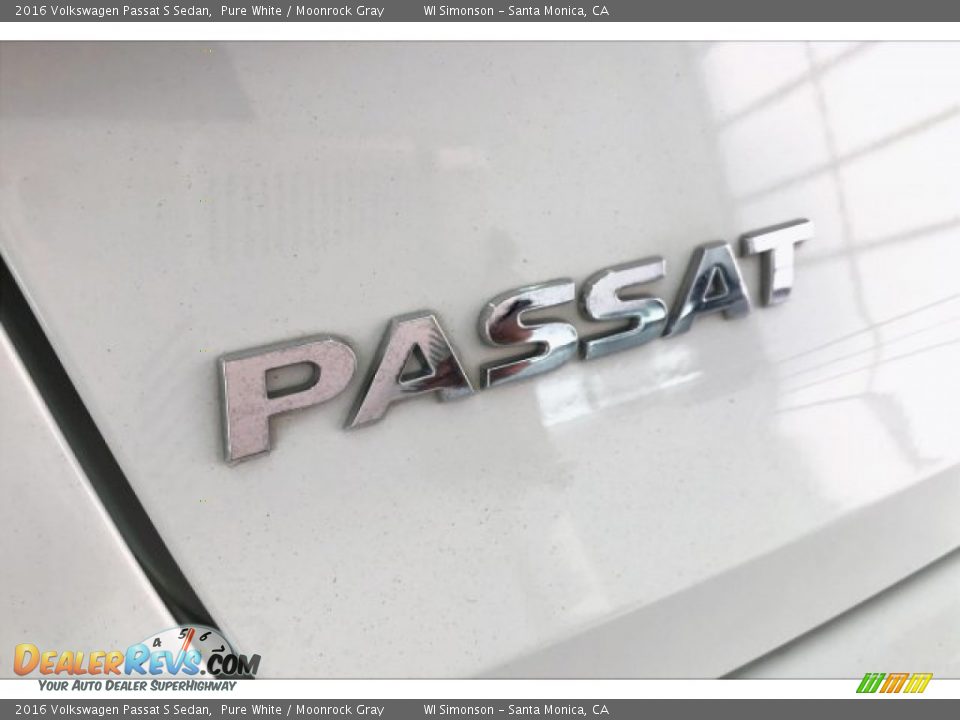 2016 Volkswagen Passat S Sedan Pure White / Moonrock Gray Photo #27