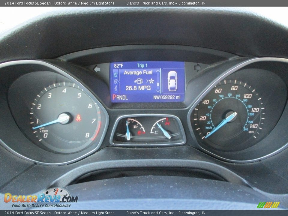 2014 Ford Focus SE Sedan Oxford White / Medium Light Stone Photo #12