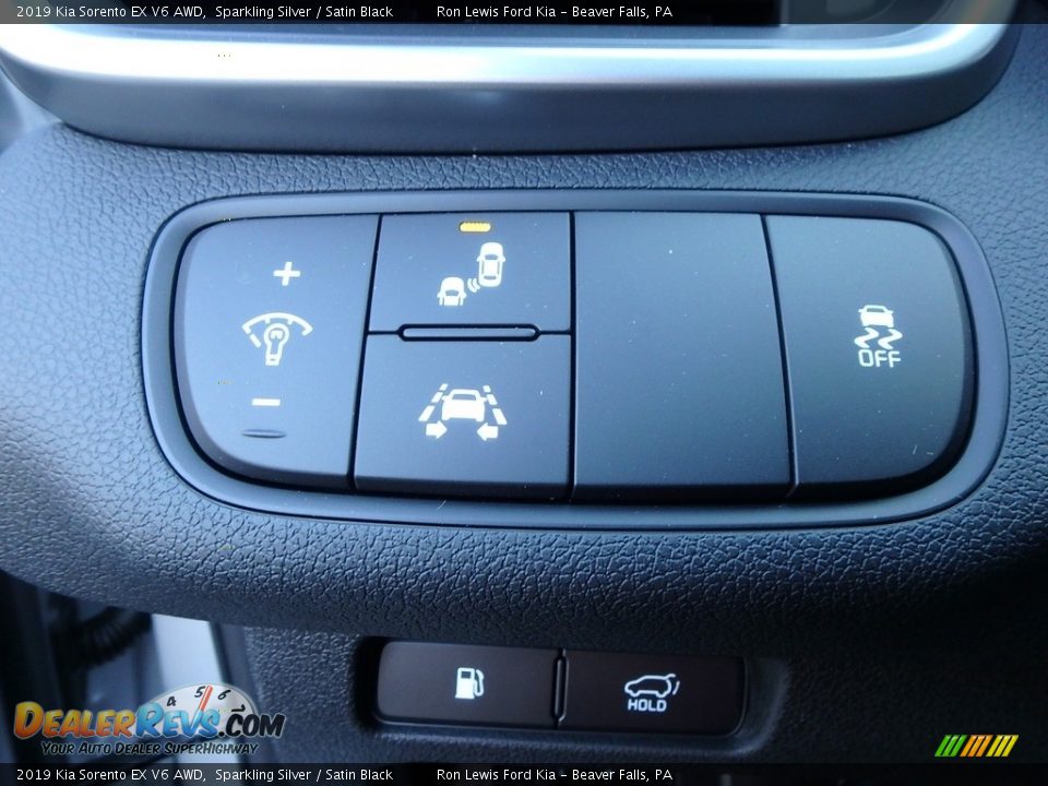 Controls of 2019 Kia Sorento EX V6 AWD Photo #16