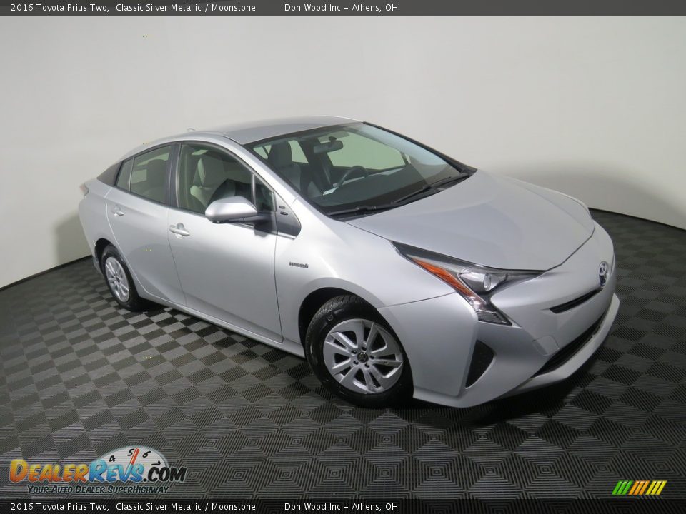 2016 Toyota Prius Two Classic Silver Metallic / Moonstone Photo #3