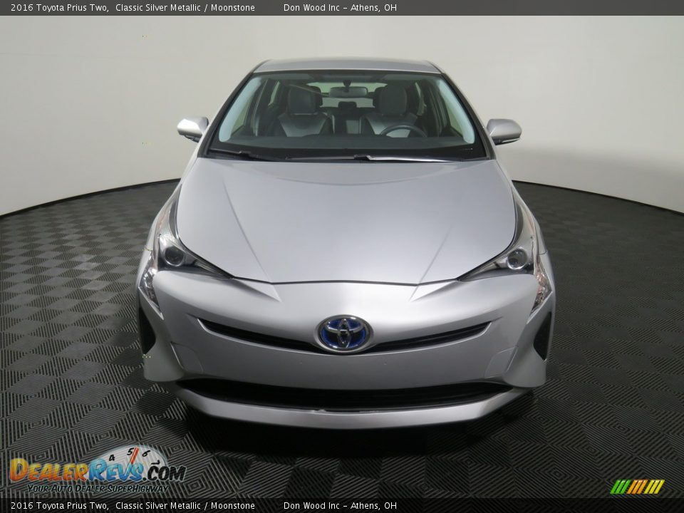 2016 Toyota Prius Two Classic Silver Metallic / Moonstone Photo #5