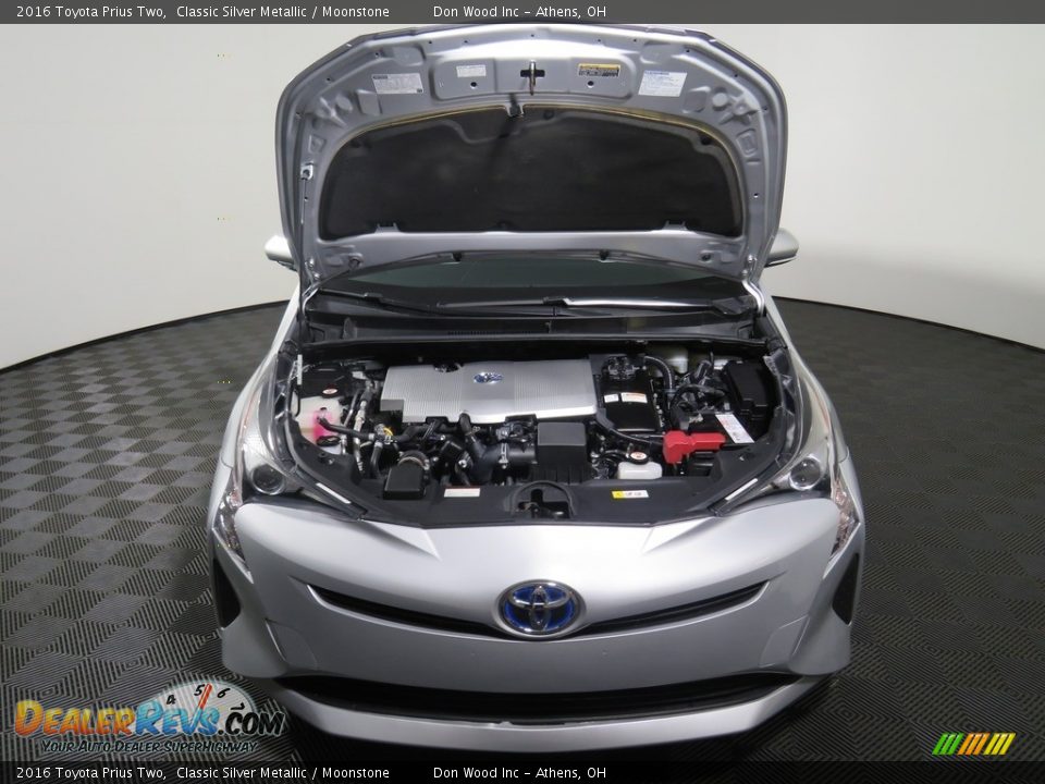 2016 Toyota Prius Two Classic Silver Metallic / Moonstone Photo #6
