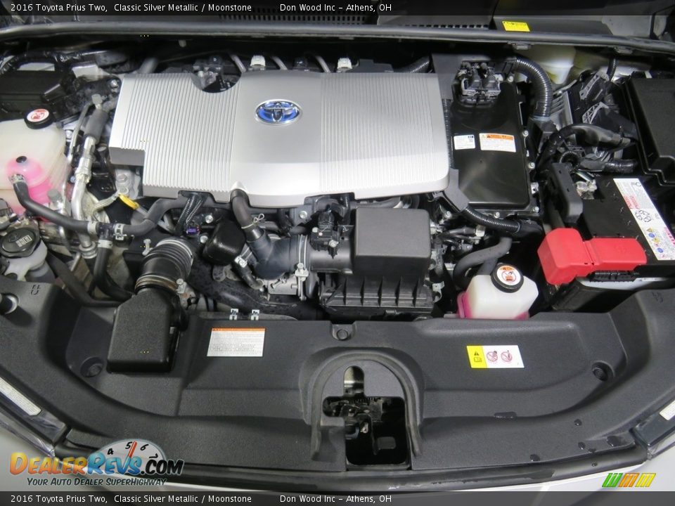 2016 Toyota Prius Two Classic Silver Metallic / Moonstone Photo #7