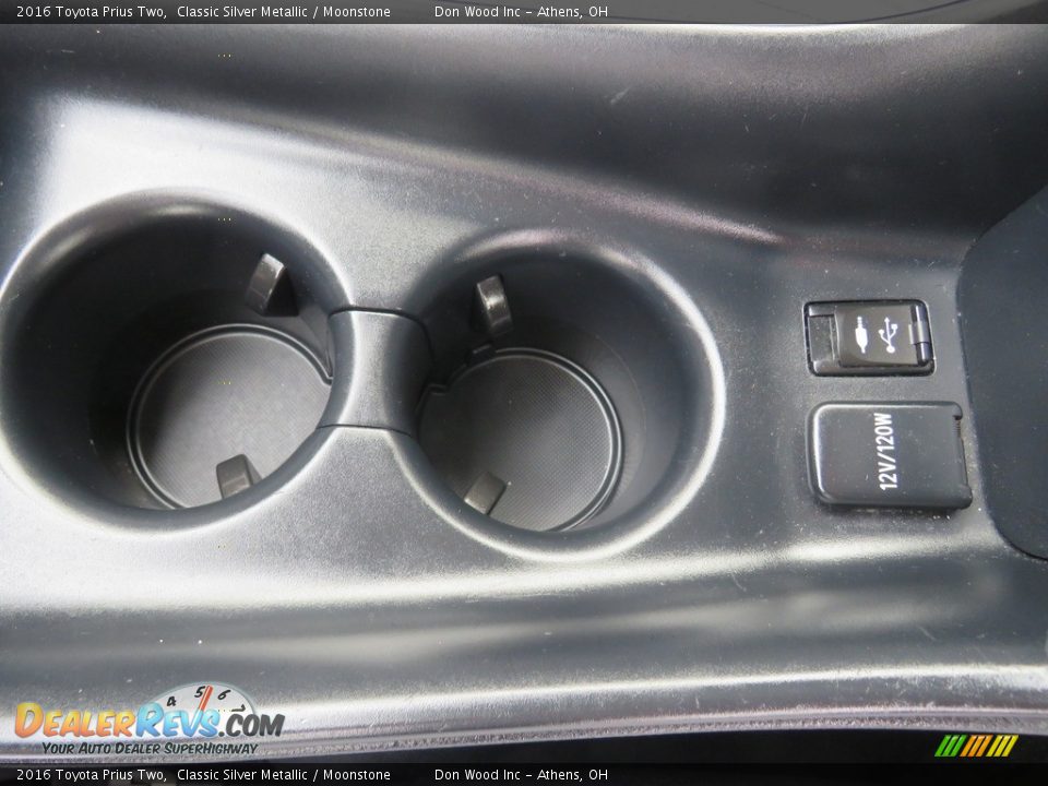 2016 Toyota Prius Two Classic Silver Metallic / Moonstone Photo #18