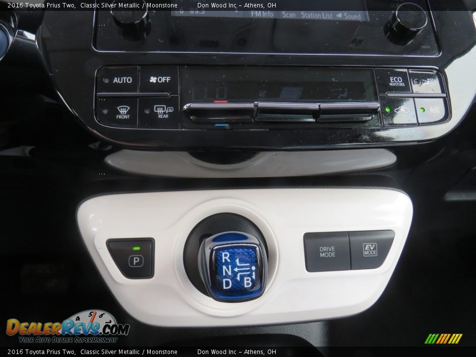 2016 Toyota Prius Two Classic Silver Metallic / Moonstone Photo #27