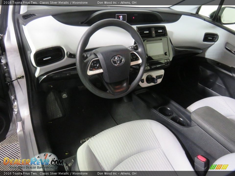 2016 Toyota Prius Two Classic Silver Metallic / Moonstone Photo #30