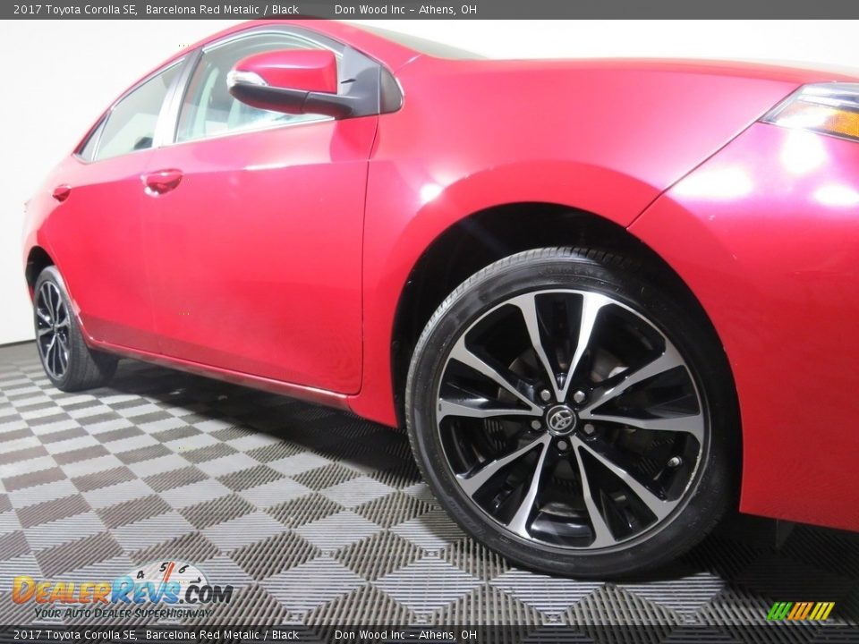 2017 Toyota Corolla SE Barcelona Red Metalic / Black Photo #4
