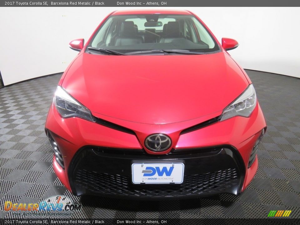2017 Toyota Corolla SE Barcelona Red Metalic / Black Photo #5