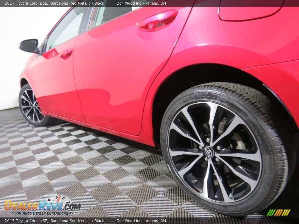 2017 Toyota Corolla SE Barcelona Red Metalic / Black Photo #10