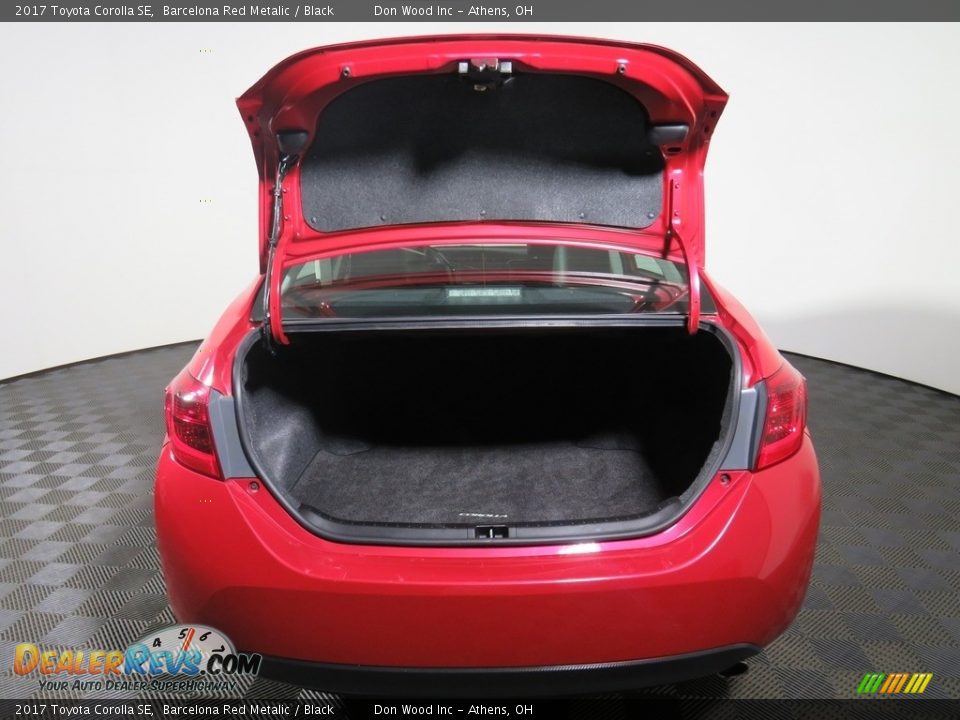 2017 Toyota Corolla SE Barcelona Red Metalic / Black Photo #13