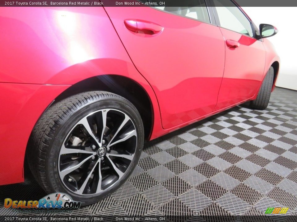 2017 Toyota Corolla SE Barcelona Red Metalic / Black Photo #16