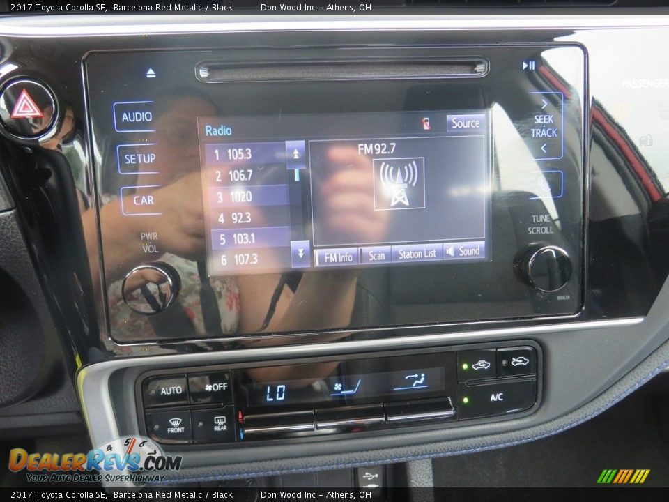 2017 Toyota Corolla SE Barcelona Red Metalic / Black Photo #26