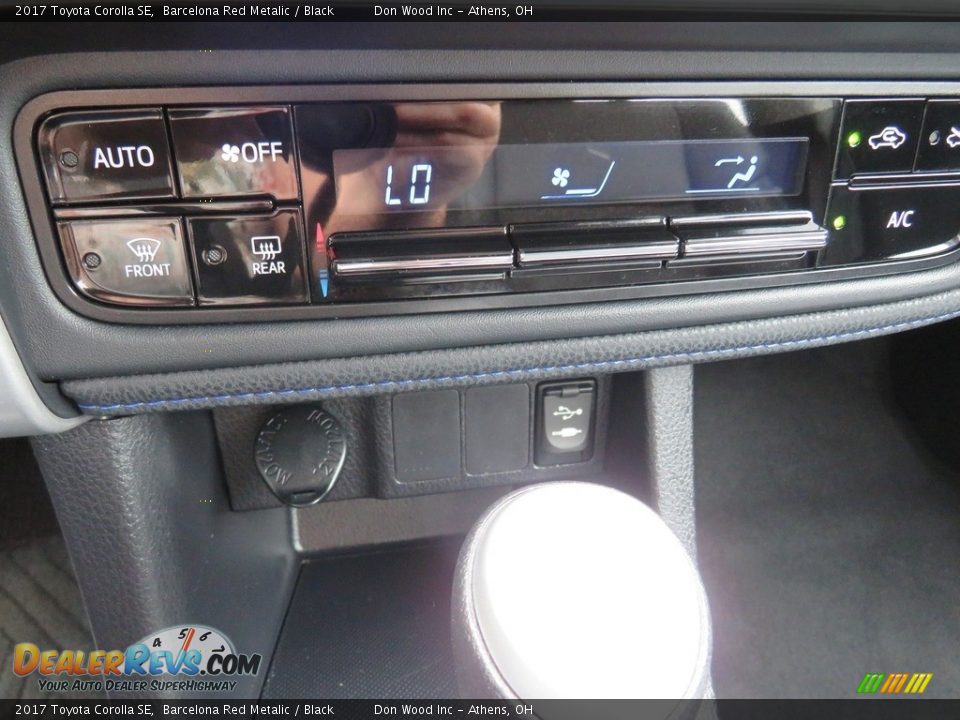 2017 Toyota Corolla SE Barcelona Red Metalic / Black Photo #27
