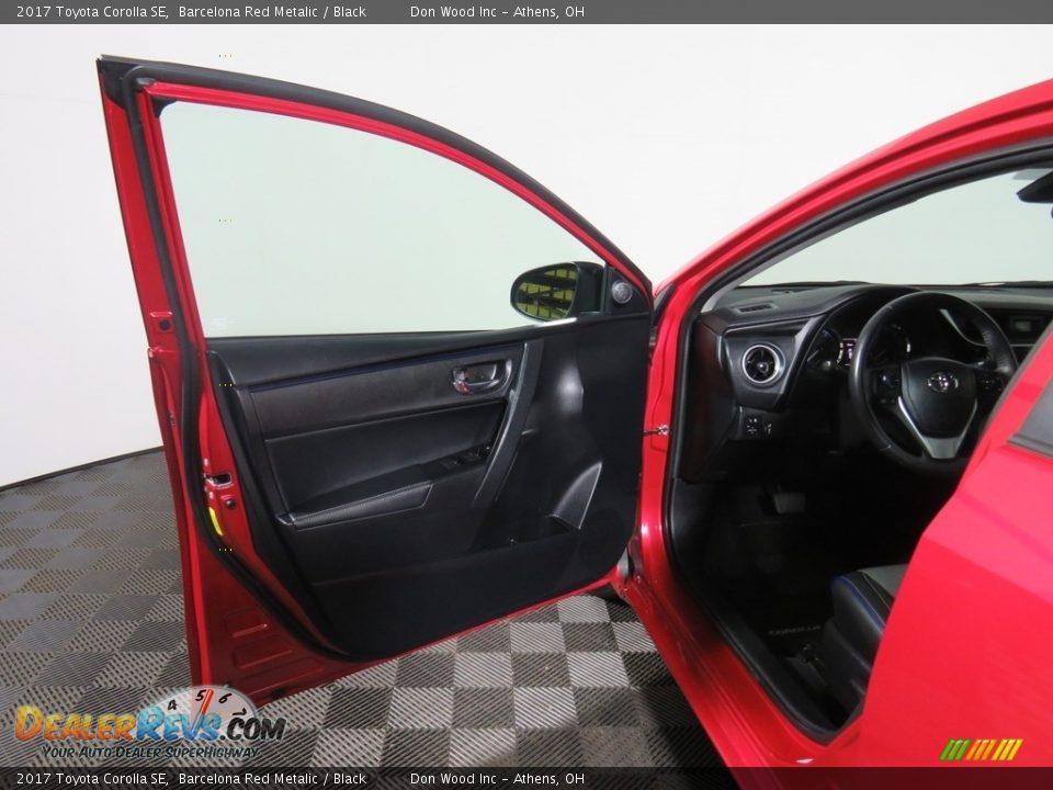 2017 Toyota Corolla SE Barcelona Red Metalic / Black Photo #30