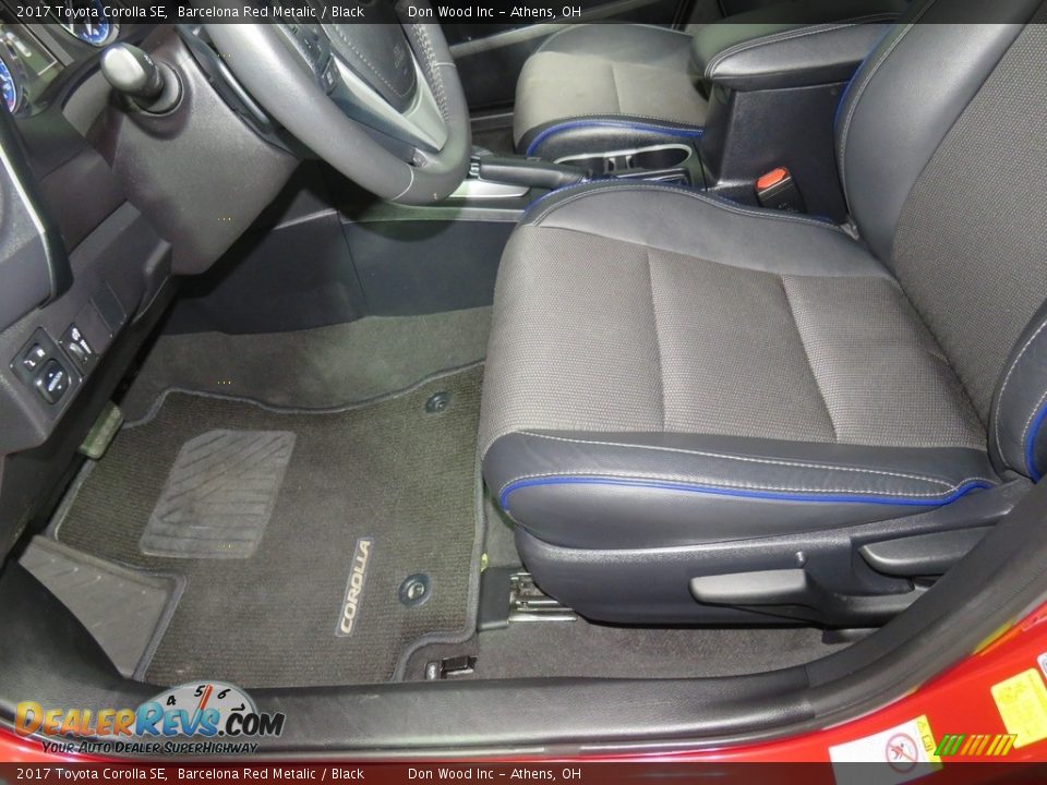 2017 Toyota Corolla SE Barcelona Red Metalic / Black Photo #31