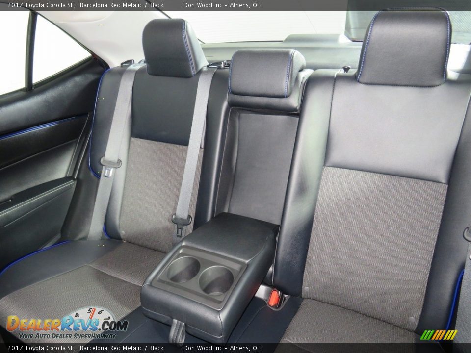 2017 Toyota Corolla SE Barcelona Red Metalic / Black Photo #33