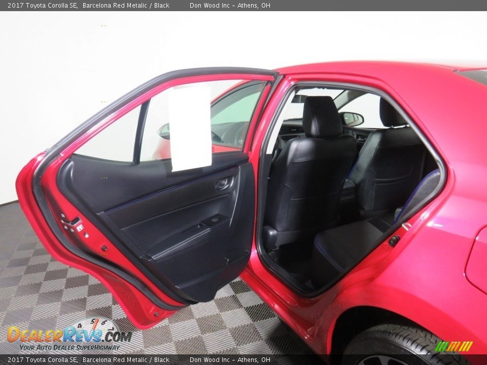 2017 Toyota Corolla SE Barcelona Red Metalic / Black Photo #34