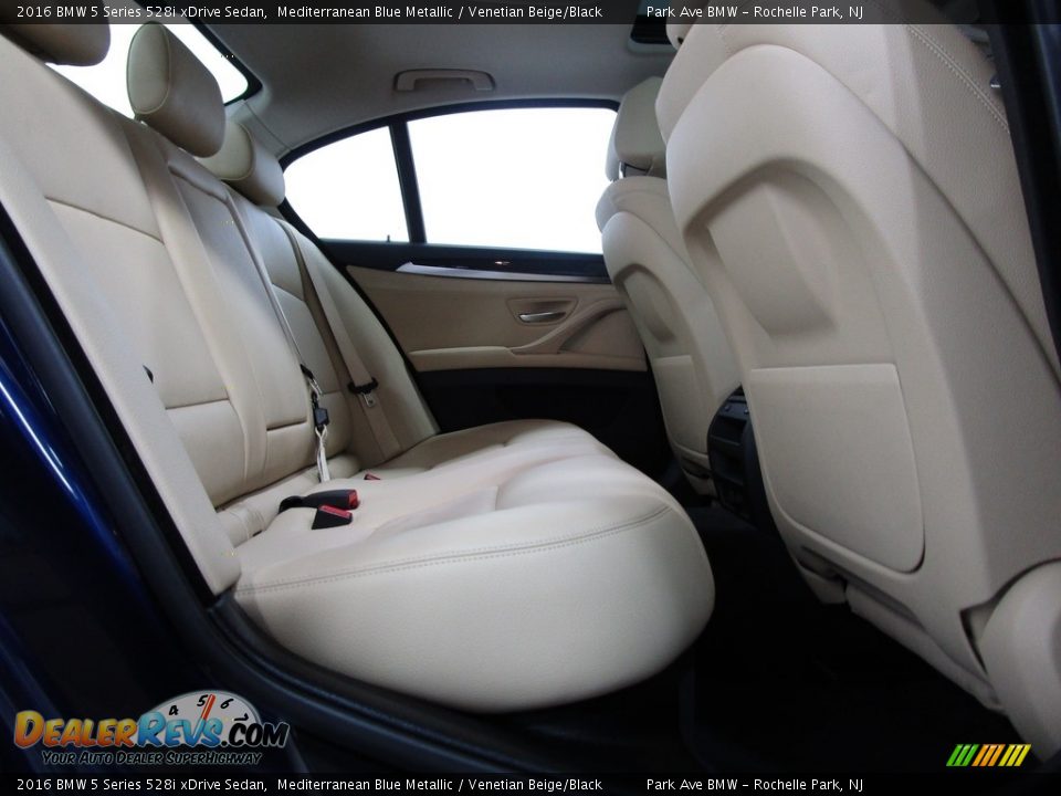 2016 BMW 5 Series 528i xDrive Sedan Mediterranean Blue Metallic / Venetian Beige/Black Photo #18