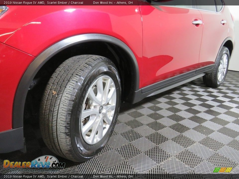 2019 Nissan Rogue SV AWD Scarlet Ember / Charcoal Photo #9
