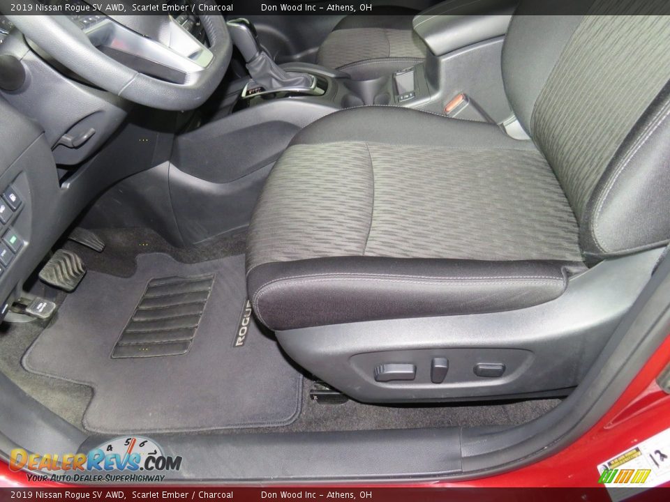 2019 Nissan Rogue SV AWD Scarlet Ember / Charcoal Photo #30