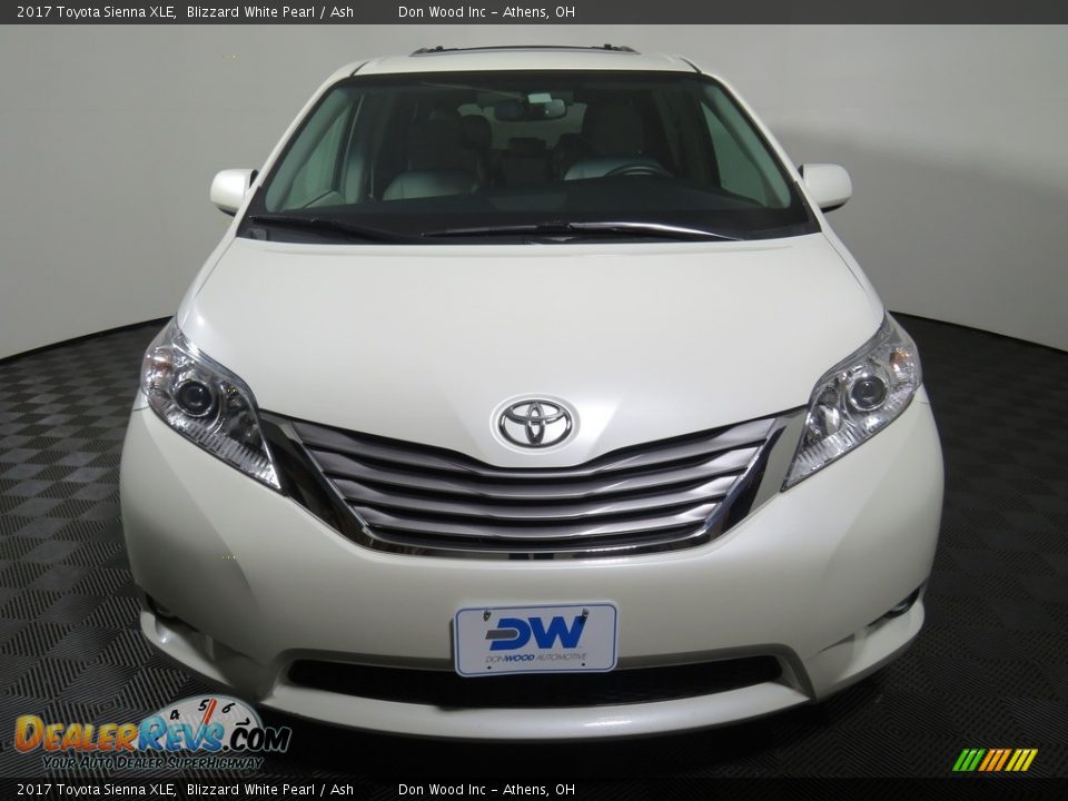 2017 Toyota Sienna XLE Blizzard White Pearl / Ash Photo #8