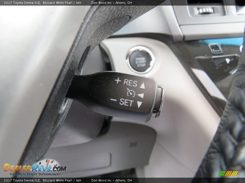 2017 Toyota Sienna XLE Blizzard White Pearl / Ash Photo #28