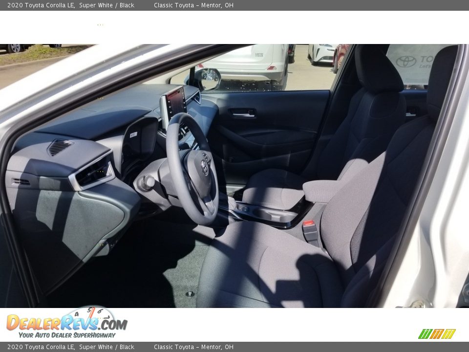 2020 Toyota Corolla LE Super White / Black Photo #2