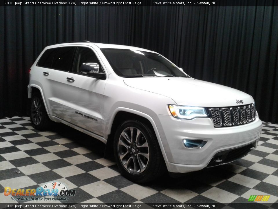 2018 Jeep Grand Cherokee Overland 4x4 Bright White / Brown/Light Frost Beige Photo #4