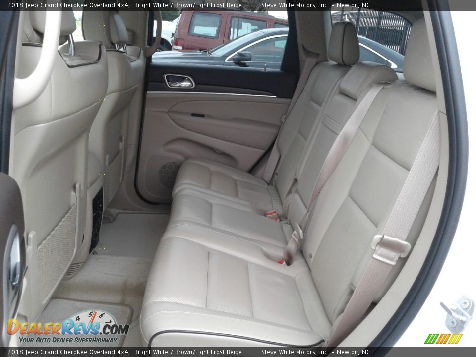 2018 Jeep Grand Cherokee Overland 4x4 Bright White / Brown/Light Frost Beige Photo #11