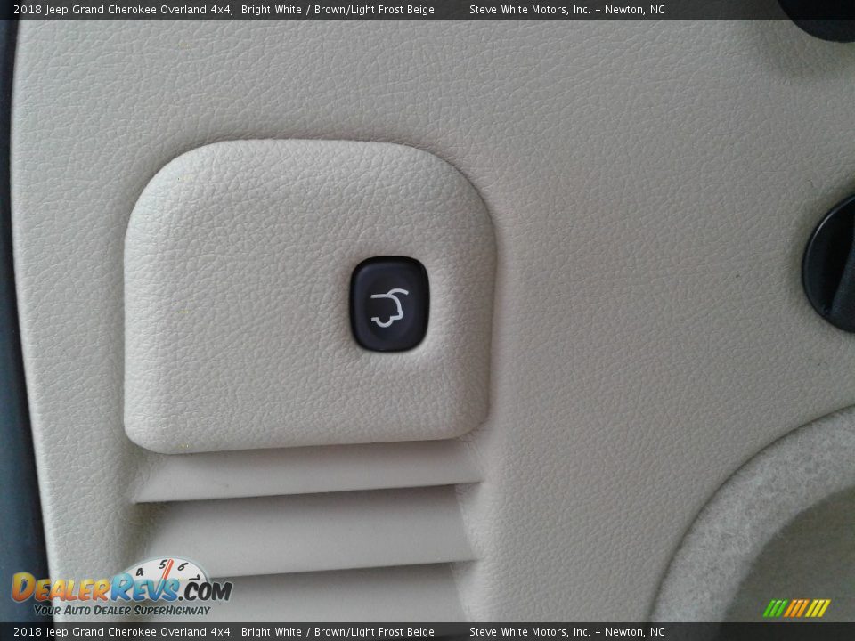 2018 Jeep Grand Cherokee Overland 4x4 Bright White / Brown/Light Frost Beige Photo #13
