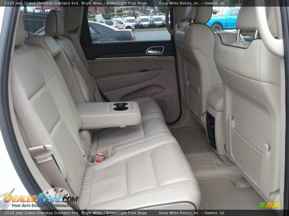 2018 Jeep Grand Cherokee Overland 4x4 Bright White / Brown/Light Frost Beige Photo #16