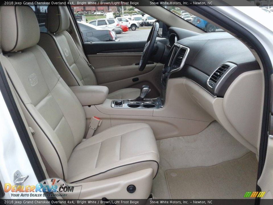 2018 Jeep Grand Cherokee Overland 4x4 Bright White / Brown/Light Frost Beige Photo #17