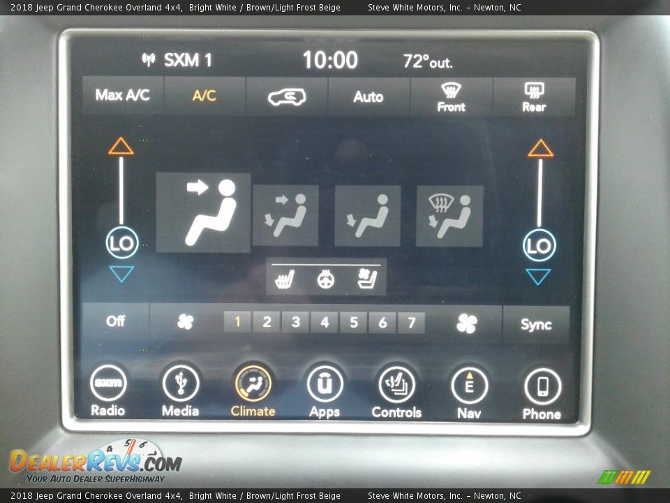 2018 Jeep Grand Cherokee Overland 4x4 Bright White / Brown/Light Frost Beige Photo #26