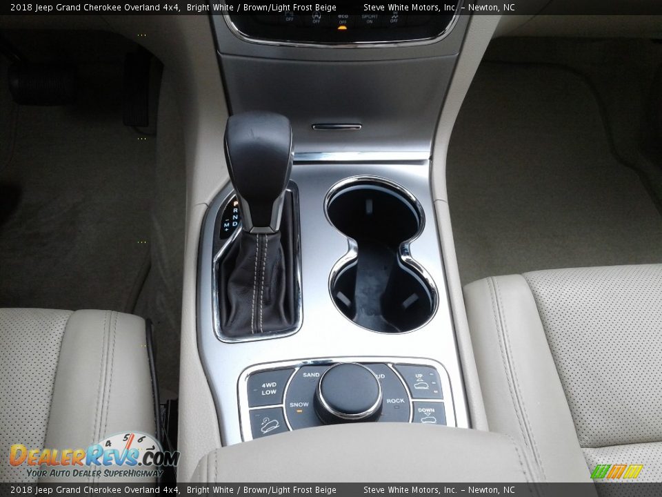 2018 Jeep Grand Cherokee Overland 4x4 Bright White / Brown/Light Frost Beige Photo #33