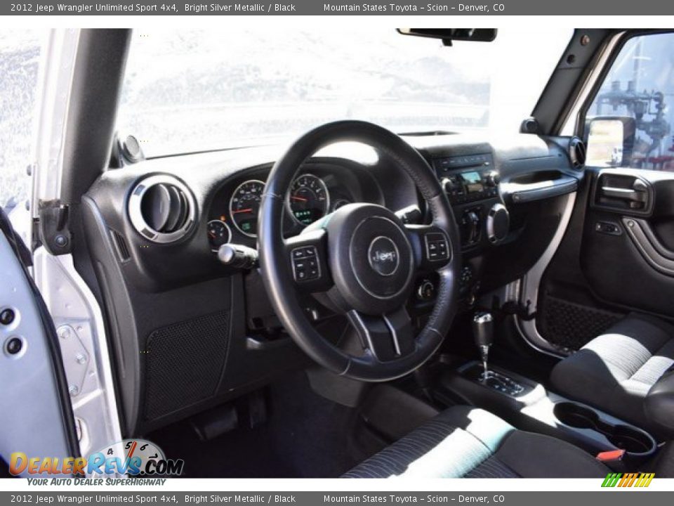 2012 Jeep Wrangler Unlimited Sport 4x4 Bright Silver Metallic / Black Photo #10