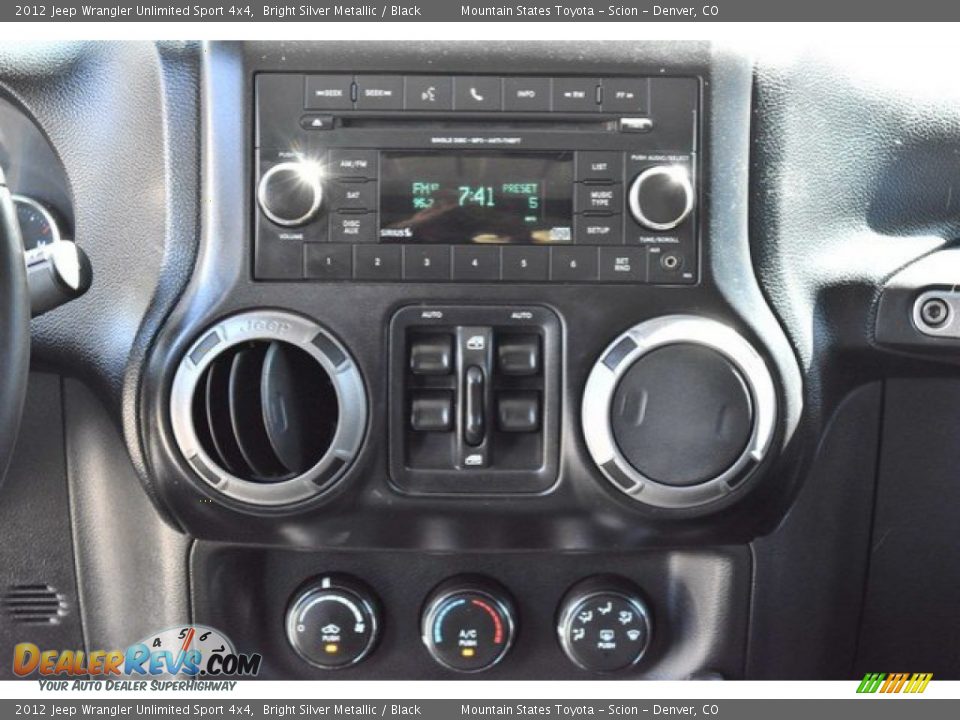 2012 Jeep Wrangler Unlimited Sport 4x4 Bright Silver Metallic / Black Photo #14
