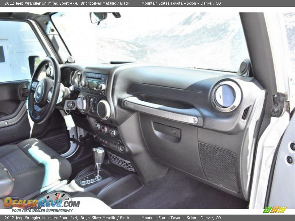 2012 Jeep Wrangler Unlimited Sport 4x4 Bright Silver Metallic / Black Photo #16