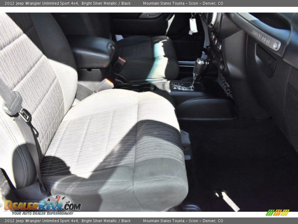 2012 Jeep Wrangler Unlimited Sport 4x4 Bright Silver Metallic / Black Photo #17
