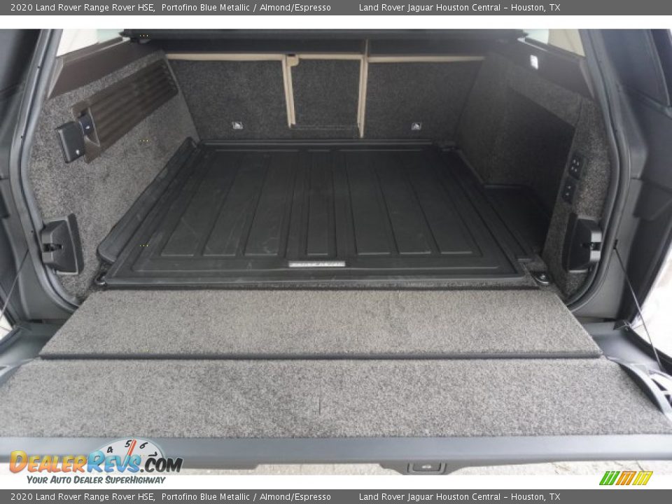 2020 Land Rover Range Rover HSE Trunk Photo #36