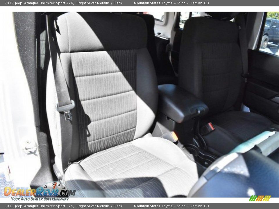 2012 Jeep Wrangler Unlimited Sport 4x4 Bright Silver Metallic / Black Photo #18