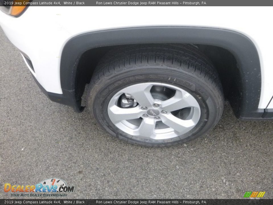 2019 Jeep Compass Latitude 4x4 White / Black Photo #2