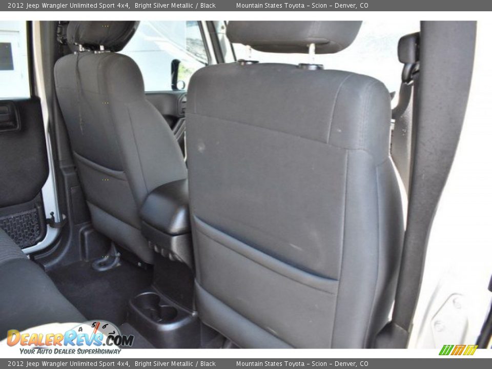 2012 Jeep Wrangler Unlimited Sport 4x4 Bright Silver Metallic / Black Photo #20