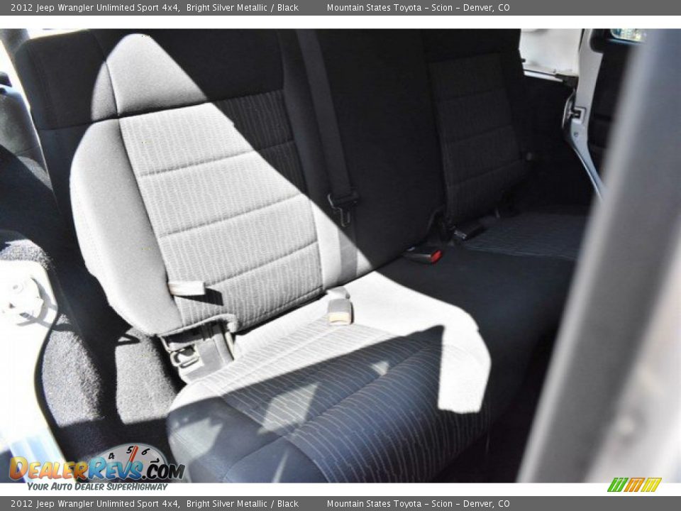 2012 Jeep Wrangler Unlimited Sport 4x4 Bright Silver Metallic / Black Photo #22