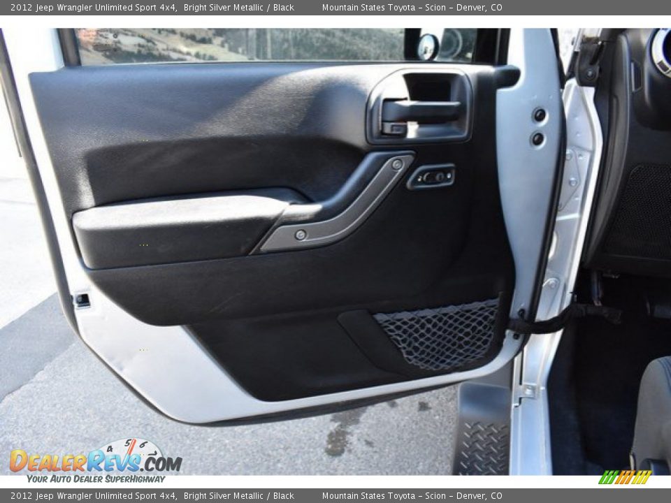 2012 Jeep Wrangler Unlimited Sport 4x4 Bright Silver Metallic / Black Photo #24