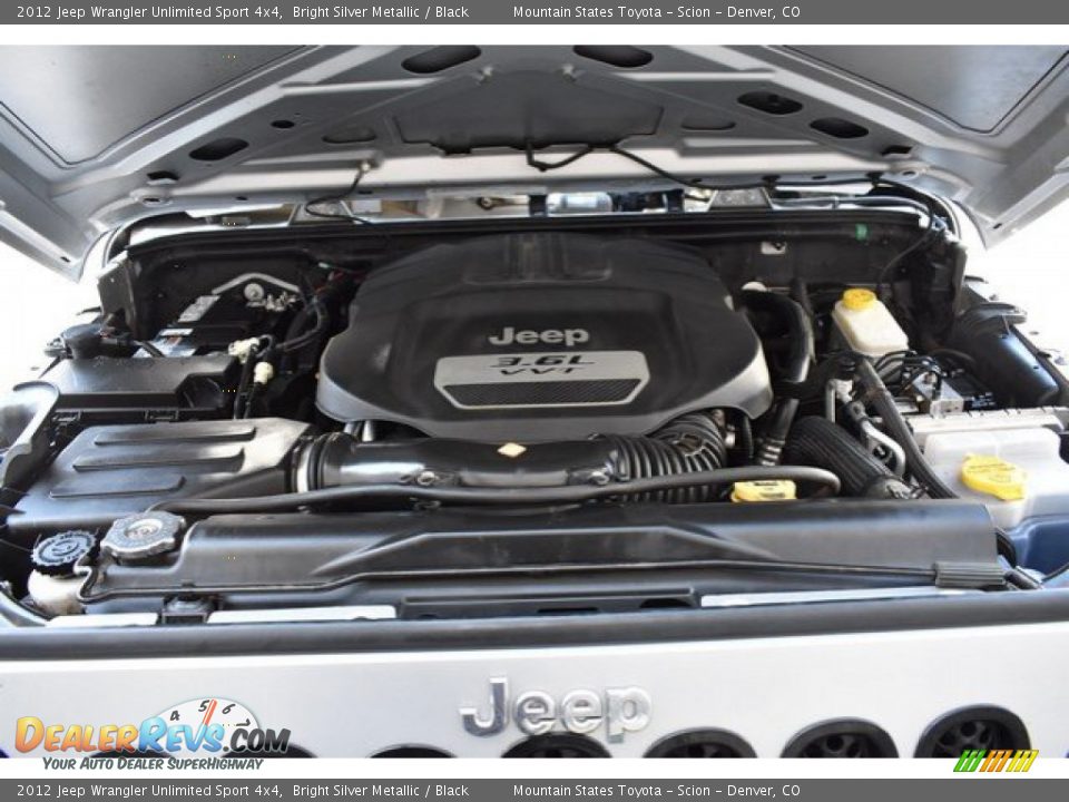 2012 Jeep Wrangler Unlimited Sport 4x4 Bright Silver Metallic / Black Photo #27