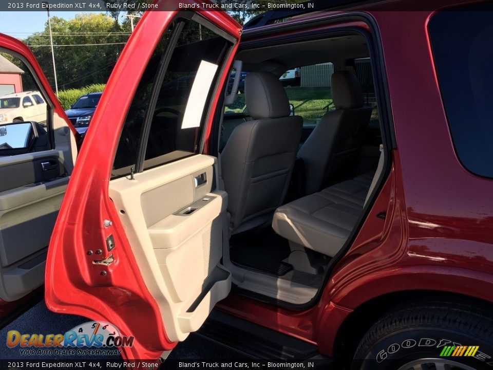 2013 Ford Expedition XLT 4x4 Ruby Red / Stone Photo #28