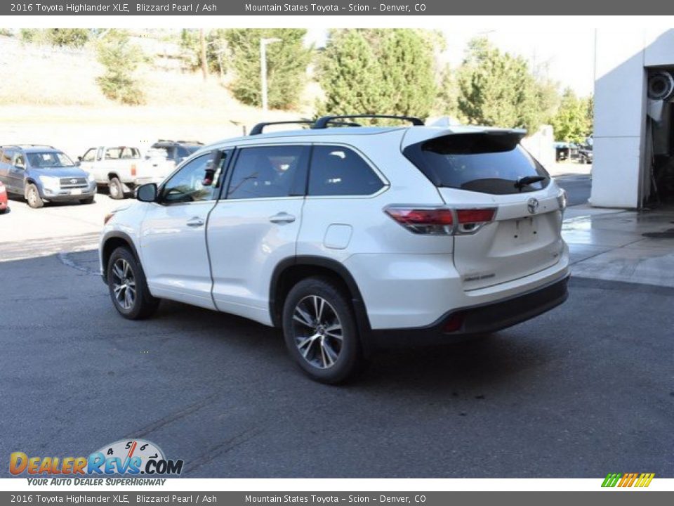 2016 Toyota Highlander XLE Blizzard Pearl / Ash Photo #4