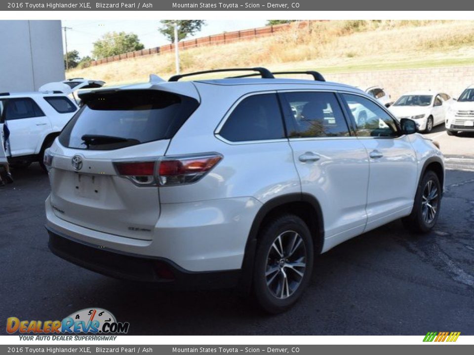 2016 Toyota Highlander XLE Blizzard Pearl / Ash Photo #6