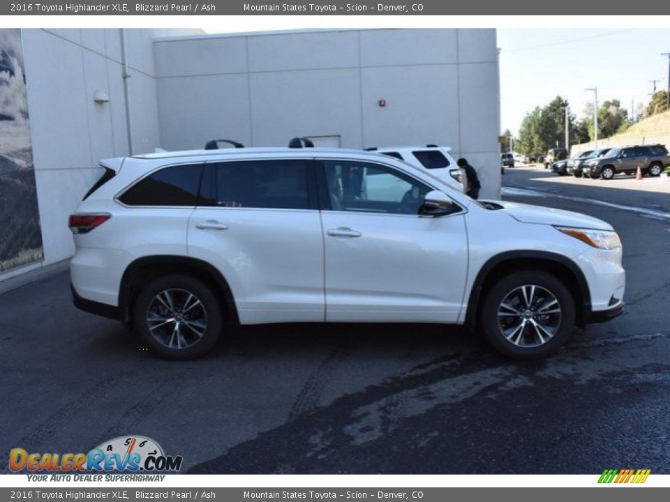 2016 Toyota Highlander XLE Blizzard Pearl / Ash Photo #7