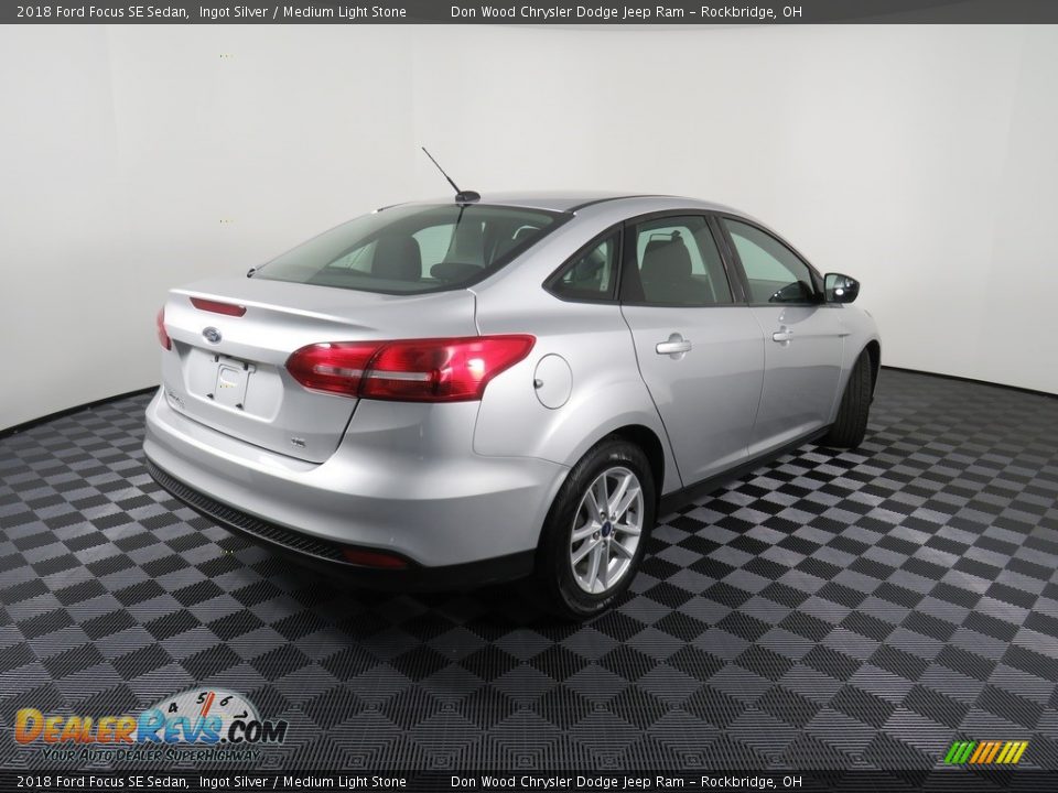 2018 Ford Focus SE Sedan Ingot Silver / Medium Light Stone Photo #15